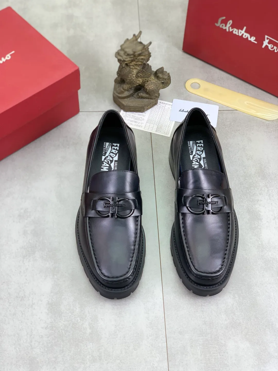 Men's Men's Shoes 💰P480💰[New Style] Water-dyed Niuli 🆘[Salvatore Ferragamo] Ferragamo's latest casual business leather shoes for men! Listed simultaneously! The fabric is made of specially imported original calfskin, and the interior is made of imported water-dyed cowhide. It is absolutely luxurious and leads the fashion trend. Matching code: 38-44 (45 and 46 can be customized) Multiple colors available